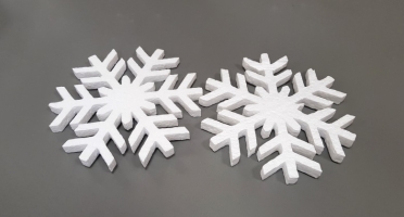 Снежинки из пенопласта 15 см